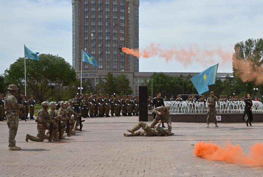 В Казахстане более четырех тысяч призывников приняли Военную присягу