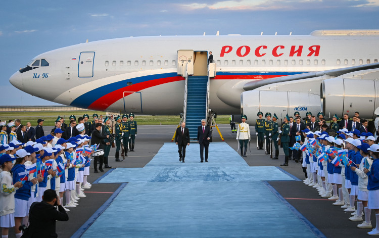 Владимир Путин прибыл с государственным визитом в Казахстан
