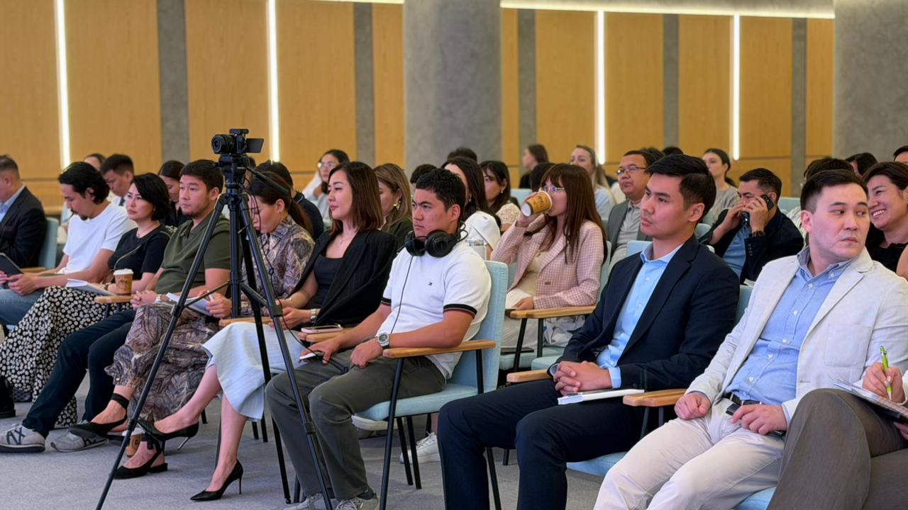 «Развитие аналитического мышления»: В Алматы прошла третья неделя образовательного проекта «Школа аналитики»