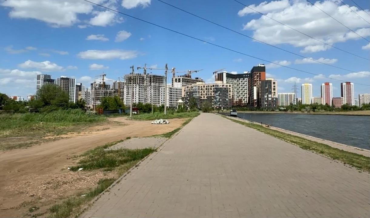В День эколога участники акции очистили берег Есиля от мусора