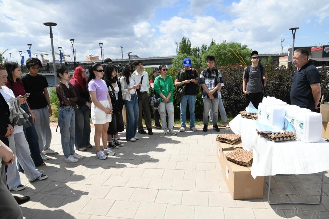 В Астане проходят работы по очистке реки Акбулак