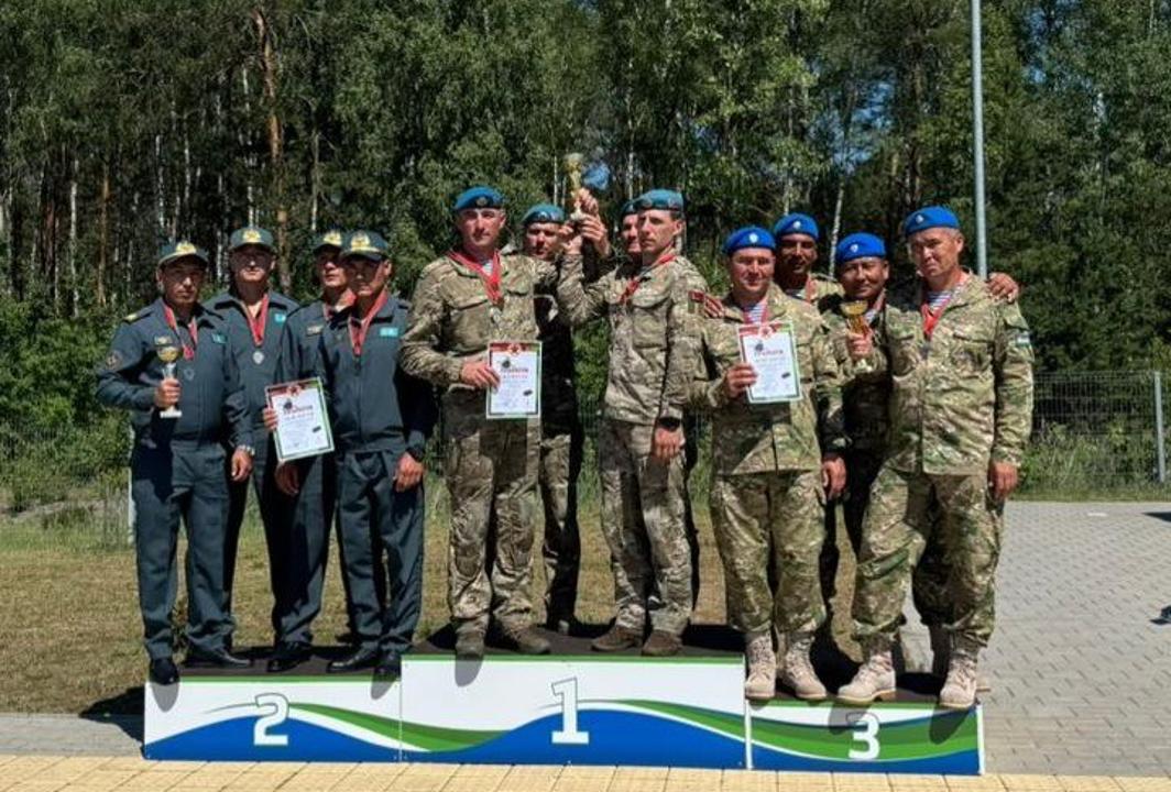 Казахстанские спецназовцы завоевали серебро международного турнира по парашютному спорту