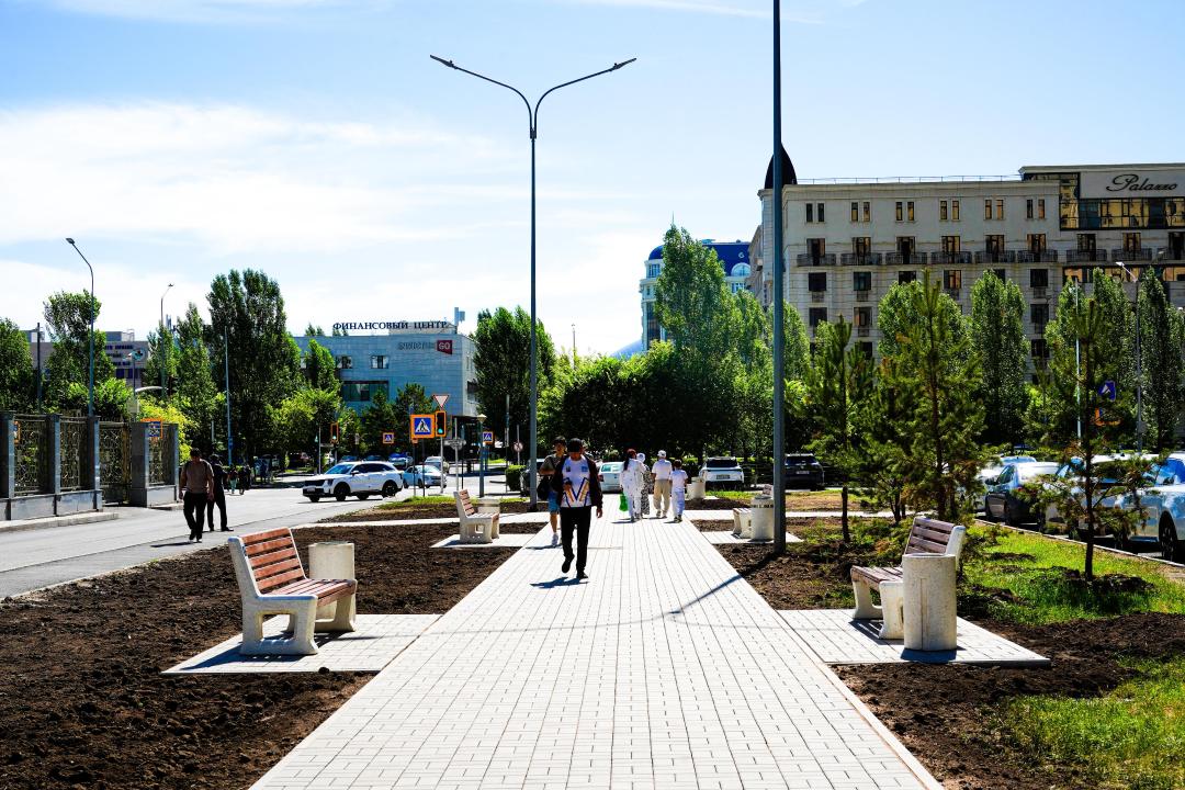 В Астане открылась Аллея Конституции