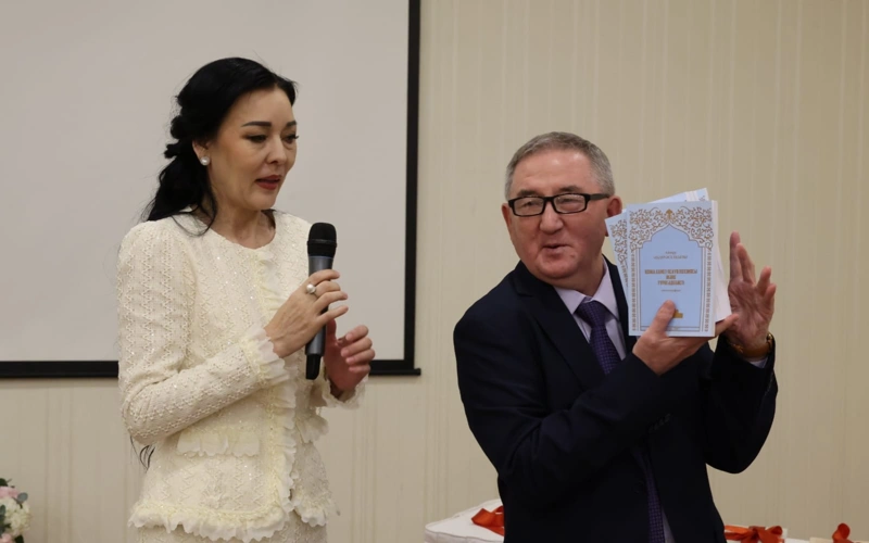Книги на четырех языках о наследии Яссауи представили в Астане