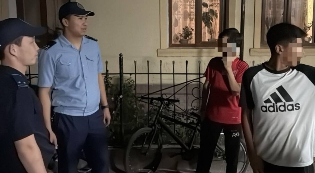 Полиция Шымкента усилила ночные рейды по безопасности детей