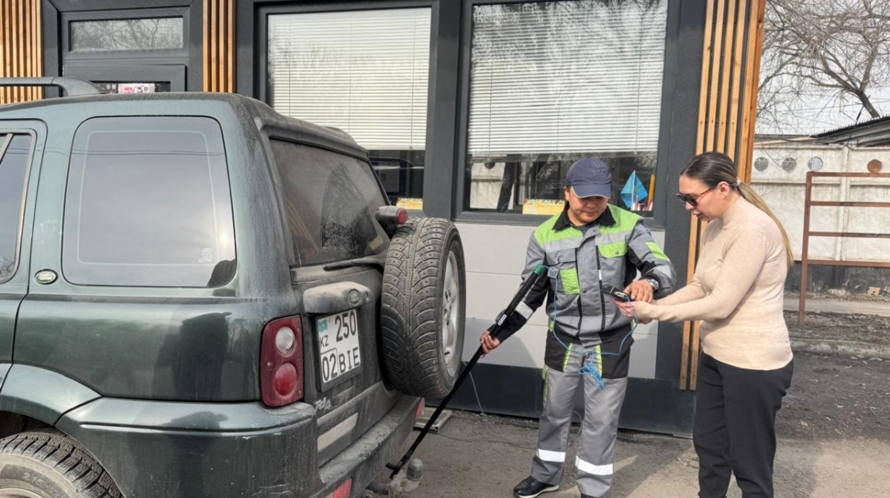 Экологи проверили более 440 дизельных автомобилей в Алматы