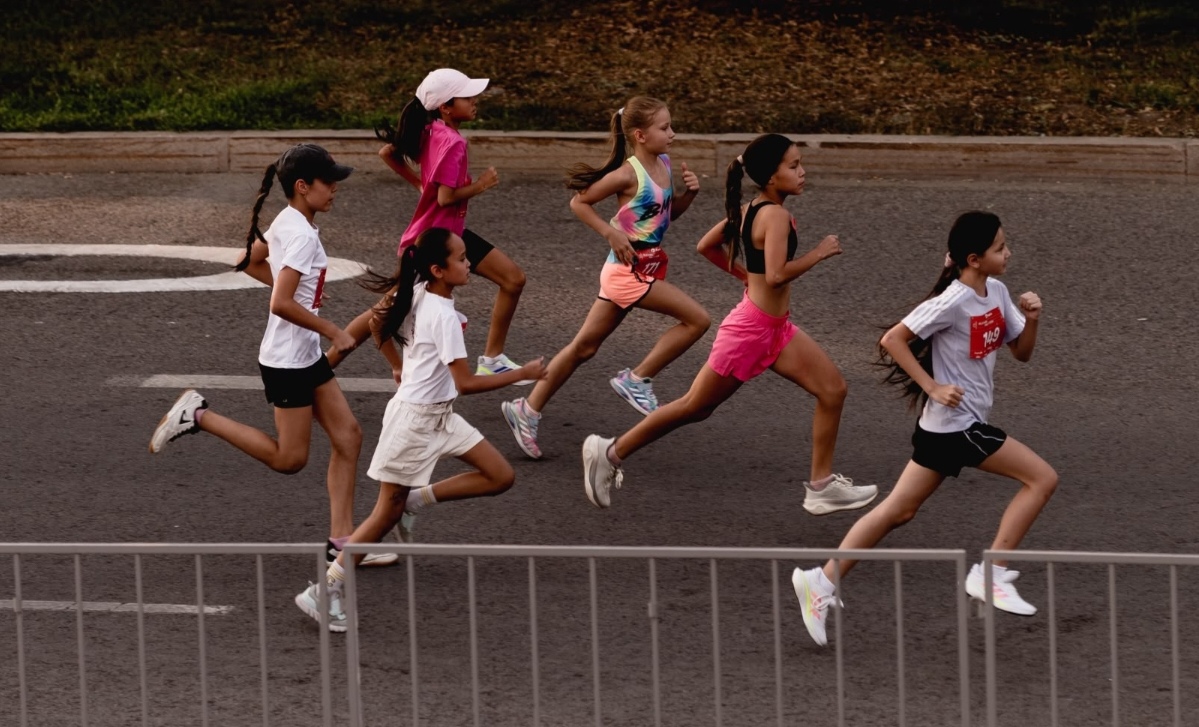 В Алматы из-за вечернего забега Summer Relay временно ограничат движение транспорта в эту субботу