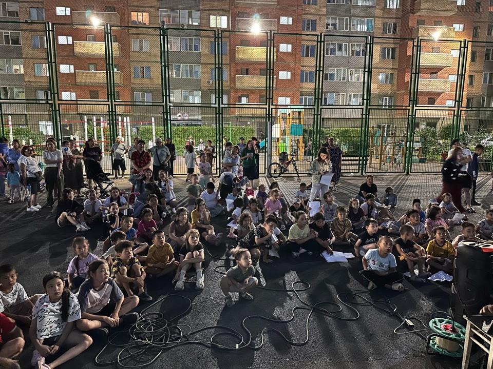 В Астане провели профилактическую беседу по предупреждению выпадения детей из окон