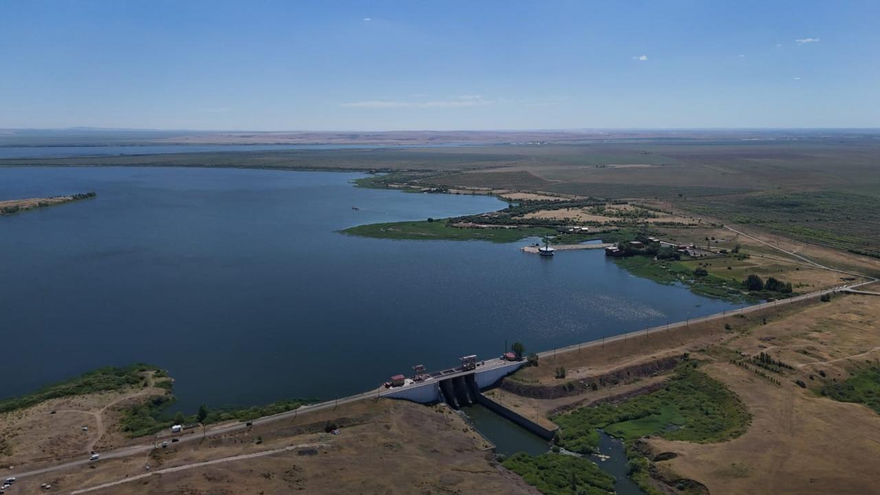 «Таза Қазақстан»: сотни волонтеров вышли на уборку пристоличных водоемов