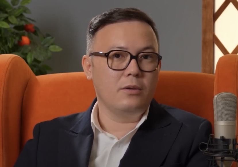 Превратили боль в реалити-шоу: как соцсети ломают наше мышление