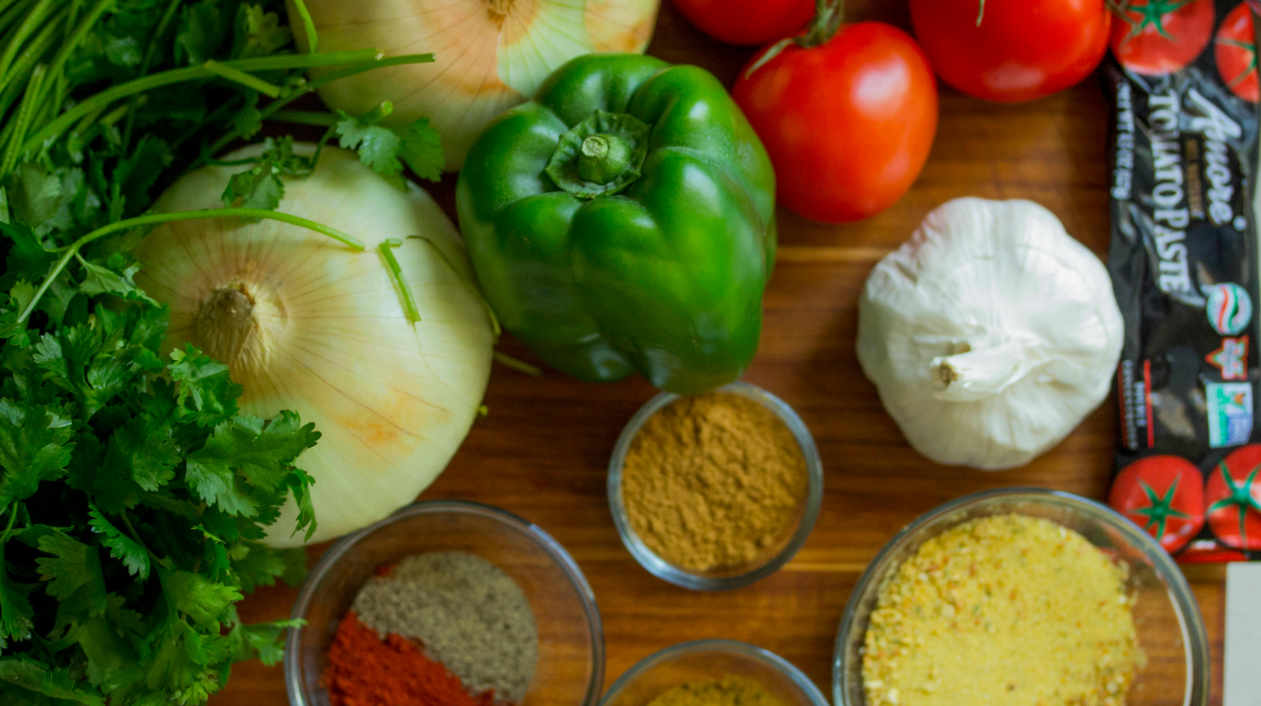 В Казахстане продолжили дешеветь социально значимые продукты