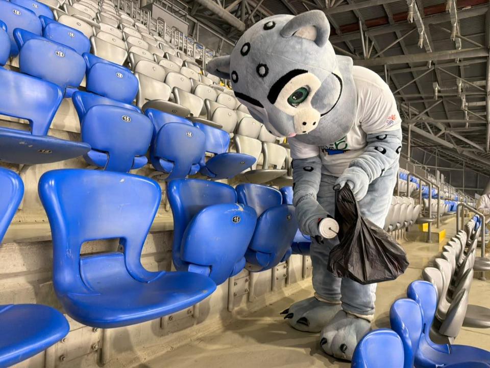 Концерт Кайрата Нуртаса завершился экоакцией в Астане