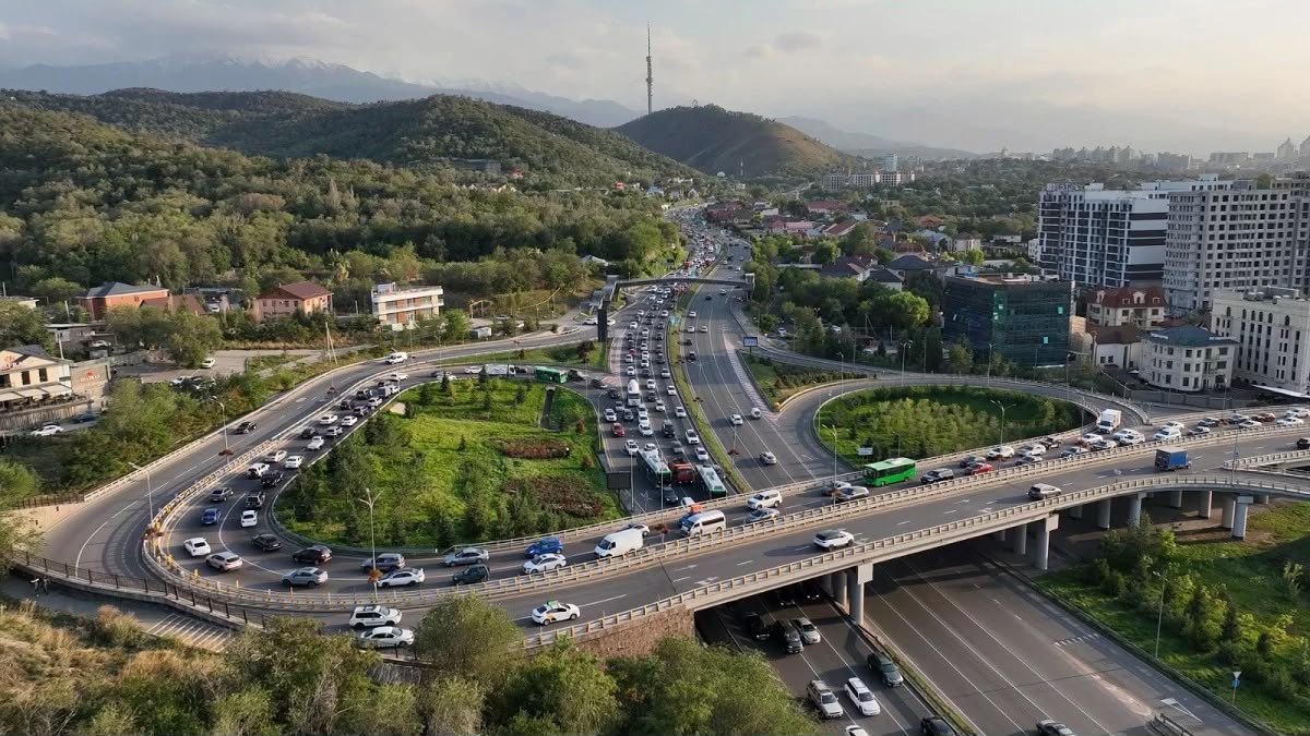 В Алматы ограничат движение в связи с визитом короля и королевы Бельгии
